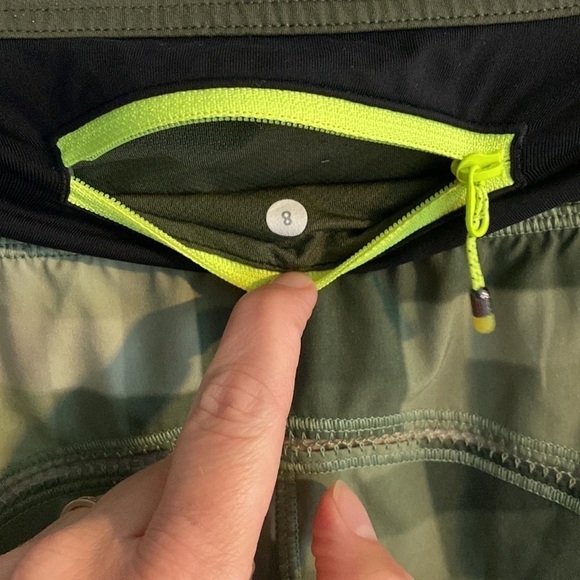Lulu Split Second Speed Short Desert Olive Camo Black - Picture 14 of 16